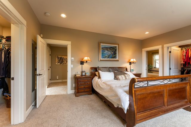 3202 NW Fairway Heights Drive, Bend, OR 97703