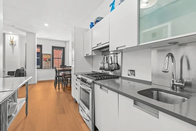 346 Congress St 514, Boston, MA 02210