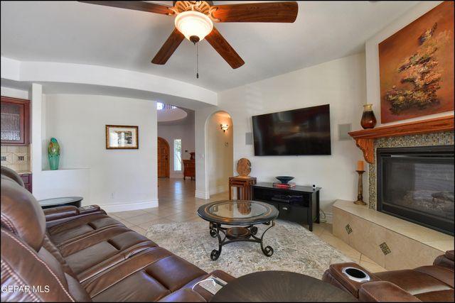 1231 FRANKLIN PERCH Place, El Paso, TX 79912