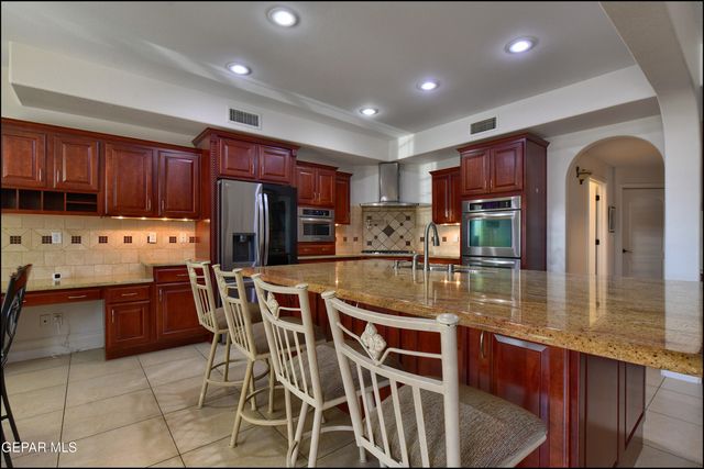1231 FRANKLIN PERCH Place, El Paso, TX 79912