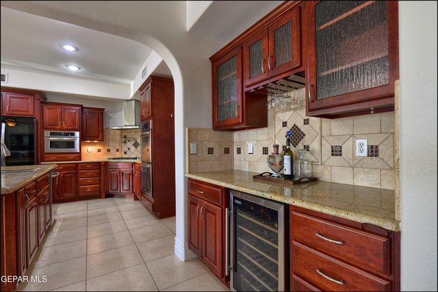 1231 FRANKLIN PERCH Place, El Paso, TX 79912