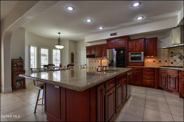 1231 FRANKLIN PERCH Place, El Paso, TX 79912
