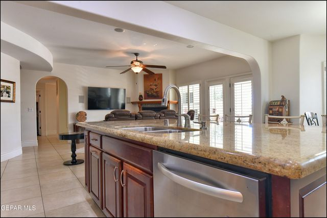 1231 FRANKLIN PERCH Place, El Paso, TX 79912