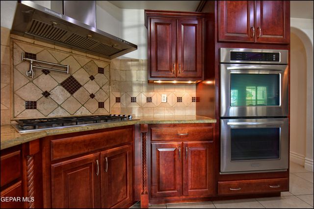 1231 FRANKLIN PERCH Place, El Paso, TX 79912