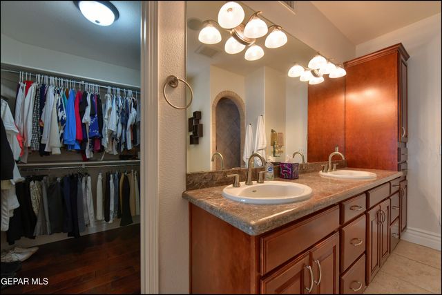 1231 FRANKLIN PERCH Place, El Paso, TX 79912