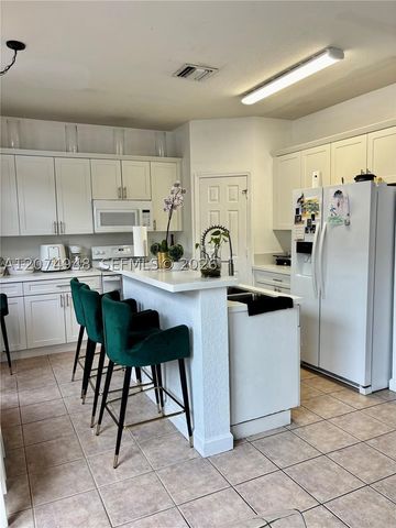 11236 NW 56th St, Doral, FL 33178