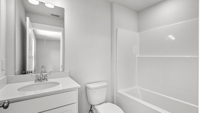 8094 Fox Hunt Drive, Milton, FL 32583