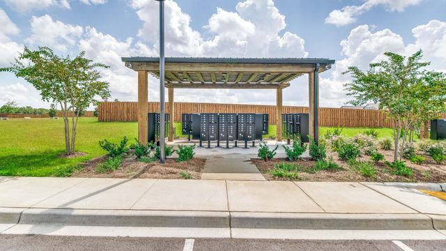 8094 Fox Hunt Drive, Milton, FL 32583