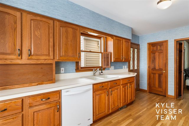 849 Maxwell Avenue, East Grand Rapids, MI 49506