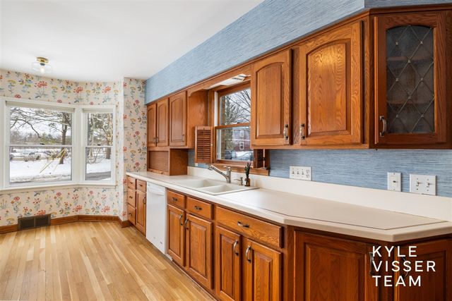 849 Maxwell Avenue, East Grand Rapids, MI 49506