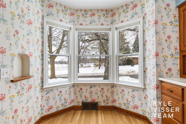 849 Maxwell Avenue, East Grand Rapids, MI 49506