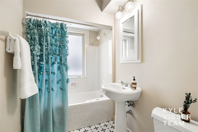 849 Maxwell Avenue, East Grand Rapids, MI 49506