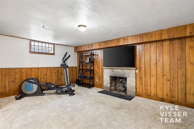 849 Maxwell Avenue, East Grand Rapids, MI 49506