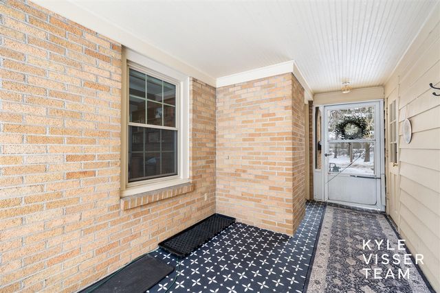 849 Maxwell Avenue, East Grand Rapids, MI 49506