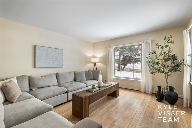 849 Maxwell Avenue, East Grand Rapids, MI 49506