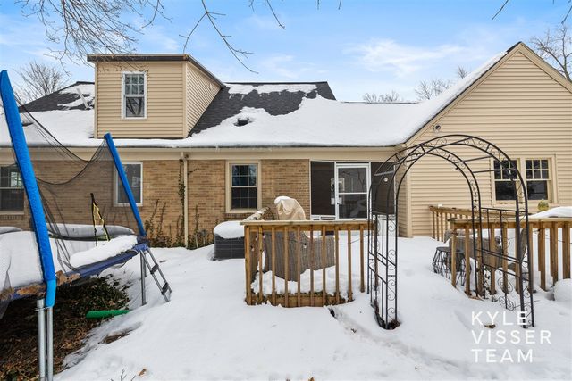 849 Maxwell Avenue, East Grand Rapids, MI 49506