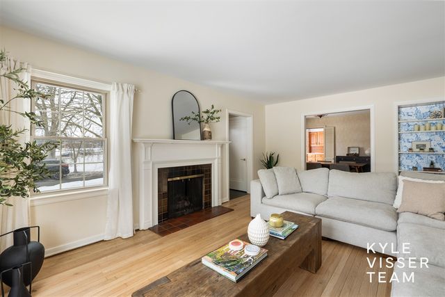 849 Maxwell Avenue, East Grand Rapids, MI 49506