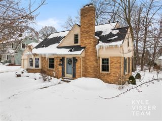 849 Maxwell Avenue, East Grand Rapids, MI 49506