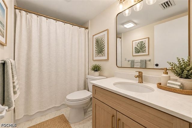15400 Cedarwood LN 202, Naples, FL 34110