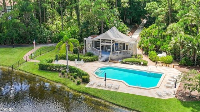 15400 Cedarwood LN 202, Naples, FL 34110