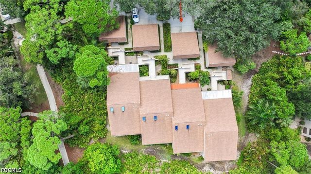 15400 Cedarwood LN 202, Naples, FL 34110
