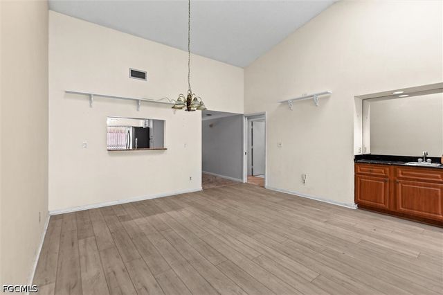 15400 Cedarwood LN 202, Naples, FL 34110