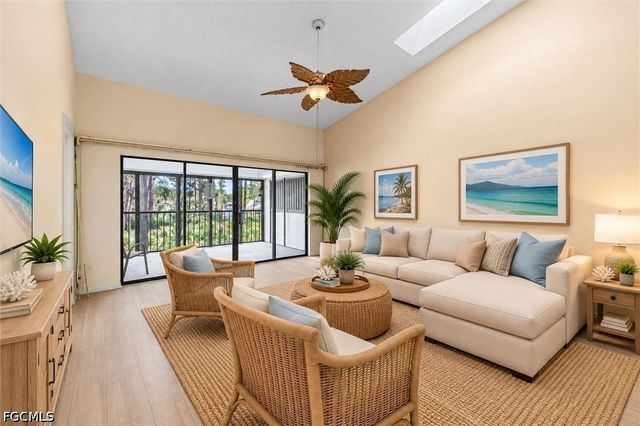 15400 Cedarwood LN 202, Naples, FL 34110