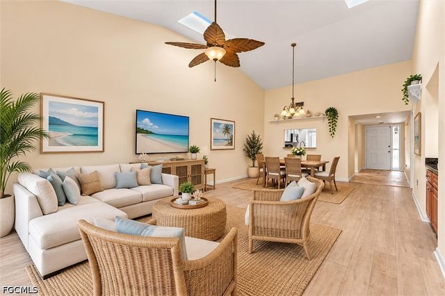 15400 Cedarwood LN 202, Naples, FL 34110