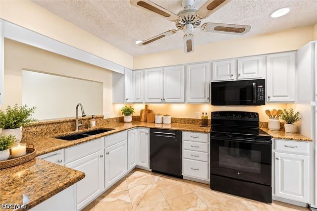 15400 Cedarwood LN 202, Naples, FL 34110