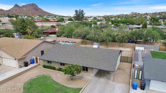 13829 N 10TH Place, Phoenix, AZ 85022