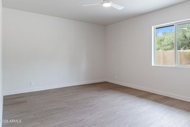 13829 N 10TH Place, Phoenix, AZ 85022