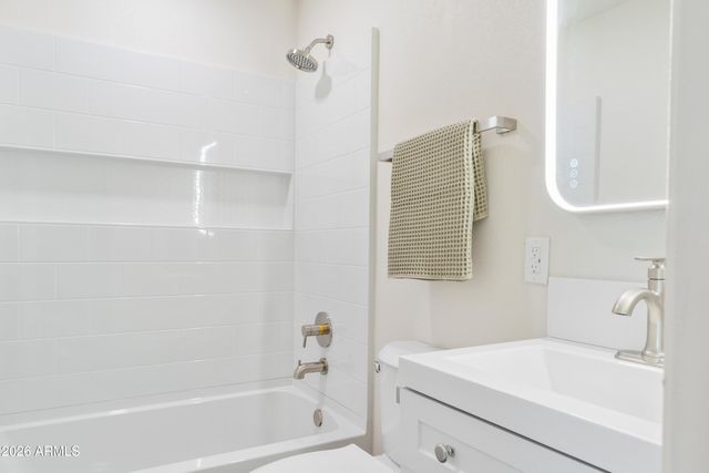 13829 N 10TH Place, Phoenix, AZ 85022