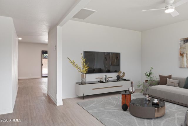 13829 N 10TH Place, Phoenix, AZ 85022