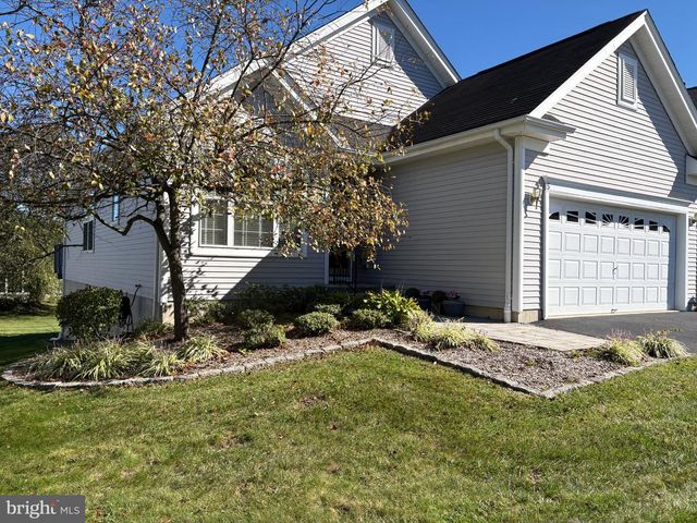 5 ATRIUM DR, Bordentown Twp, NJ 08620
