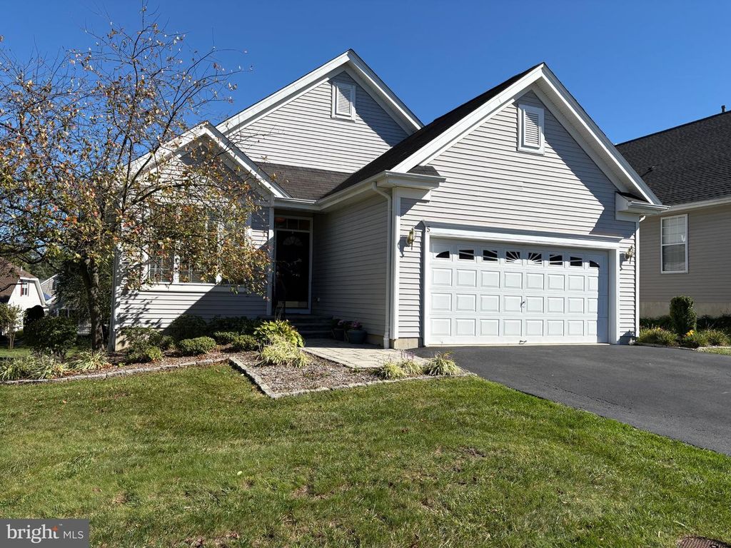 5 ATRIUM DR, BORDENTOWN TWP, NJ 08620 — exterior