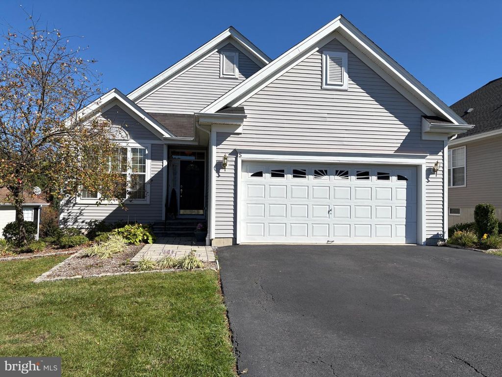 5 ATRIUM DR, BORDENTOWN TWP, NJ 08620 — photo 2