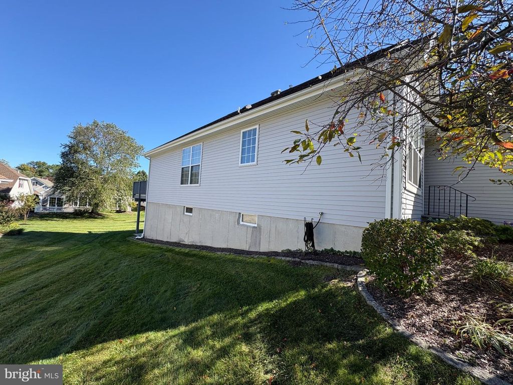 5 ATRIUM DR, BORDENTOWN TWP, NJ 08620 — photo 4