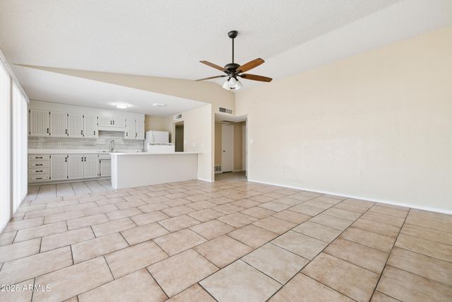 8202 W HIGHLAND Avenue, Phoenix, AZ 85033