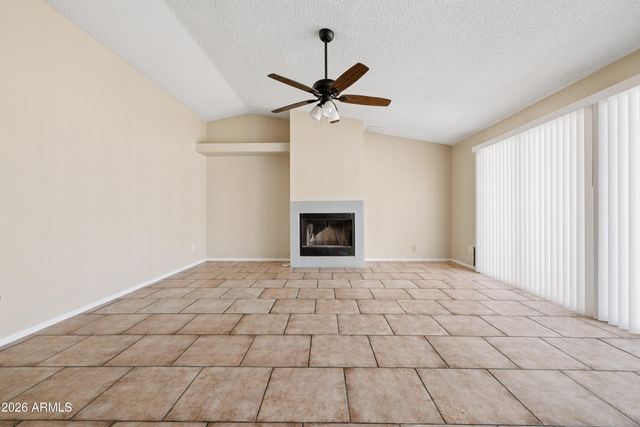 8202 W HIGHLAND Avenue, Phoenix, AZ 85033