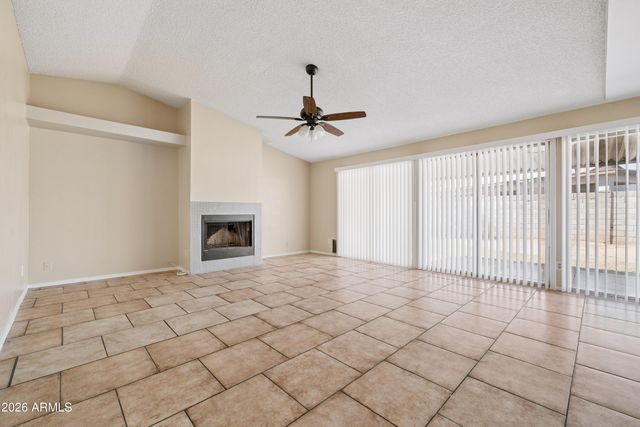 8202 W HIGHLAND Avenue, Phoenix, AZ 85033