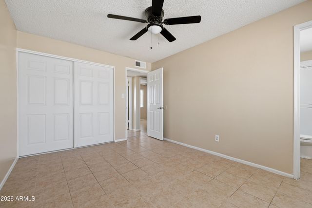 8202 W HIGHLAND Avenue, Phoenix, AZ 85033