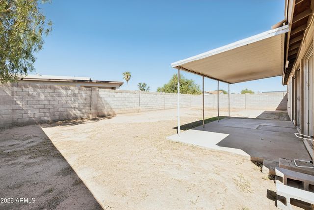 8202 W HIGHLAND Avenue, Phoenix, AZ 85033