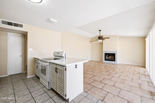 8202 W HIGHLAND Avenue, Phoenix, AZ 85033