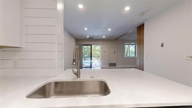 300 Johnson Ferry Road NE A206, Sandy Springs, GA 30328