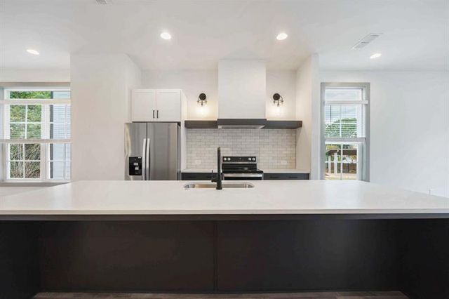 40 Becker Place, Atlanta, GA 30307