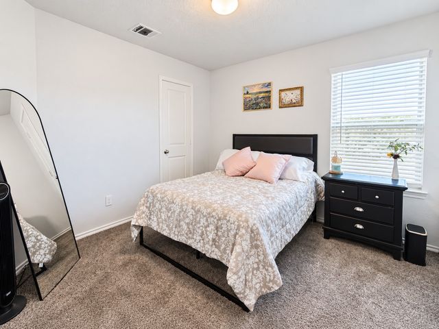 513 Clearlake Drive, Waxahachie, TX 75165
