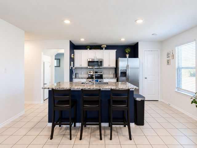 513 Clearlake Drive, Waxahachie, TX 75165