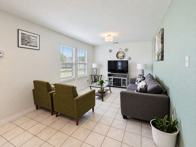 513 Clearlake Drive, Waxahachie, TX 75165