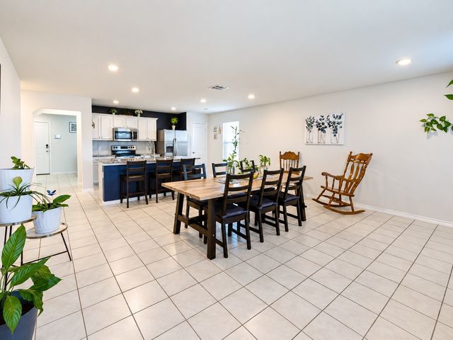 513 Clearlake Drive, Waxahachie, TX 75165