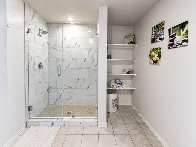 513 Clearlake Drive, Waxahachie, TX 75165